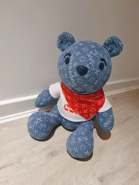 louis vuitton supreme teddy bear